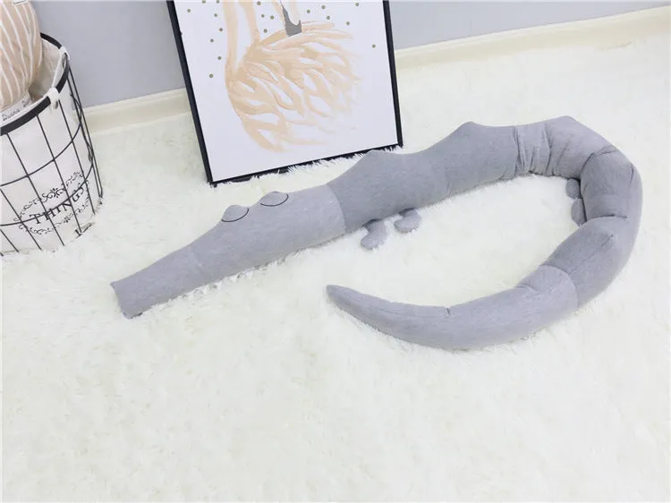 Gepolstertes Bettnestchen mit Krokodilmuster