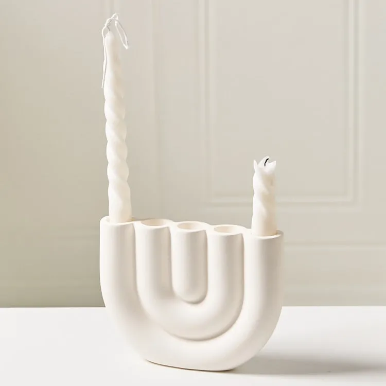 Minimalistischer nordischer Kerzenhalter