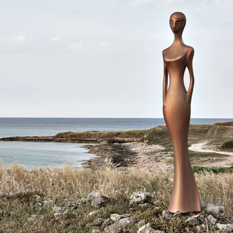 Moderne Skulptur Dekoration Penelope Myyour oxidized für Innen und Außen