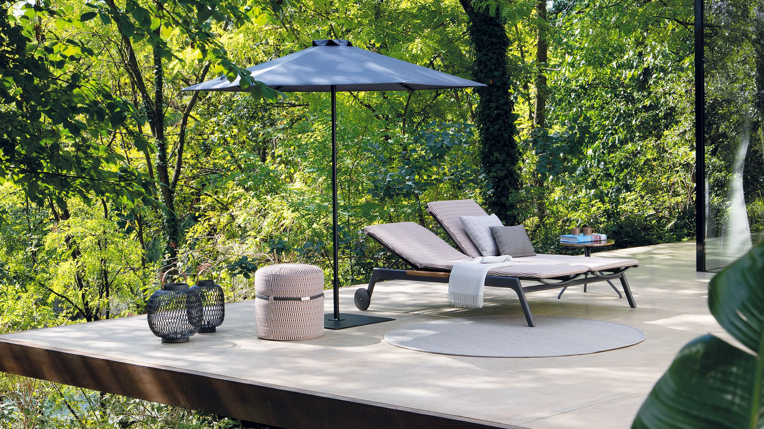 Zentraler Stockschirm Once von Atmosphera